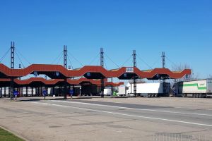 Ungurii au creat un nou culoar de tranzit: Românii din străinătate vor putea intra în ţară şi prin vama Borş