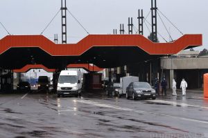 S-a aglomerat şi vama Borş: Românii care intră în ţară aşteaptă cel puţin 40 de minute la coadă