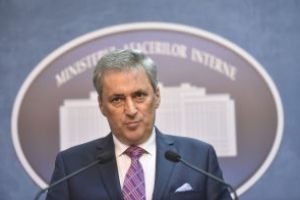Marcel Vela, mesaj pentru cei care se adună în grupuri: Riscăm o explozie de cazuri