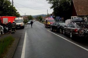 FOTO: Accident cu o victimă încarcerată lângă Brâncoveneşti!