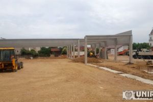 FOTO| Progrese SEMNIFICATIVE la construcţia magazinului Lidl, din centrul municipiului Alba Iulia: A fost ridicată structura clădirii