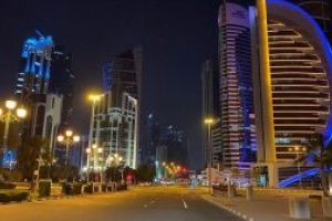 Coroanavirus: Qatarul îi pedepseşte cu până la 3 luni de închisoare pe cei care nu poartă măşti de protecţie în public