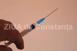 OMS: Opt vaccinuri anti-COVID-19 sunt in etapa de testare pe oameni