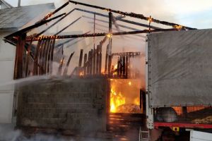 Gospodărie din Năsăud, afectată de un incendiu (FOTO-VIDEO)