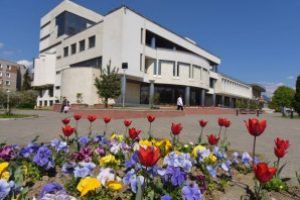 Biblioteca Judeţeană ”Petre Dulfu” se deschide gradual începând de luni. Instituţia împrumută cărţi la domiciliu prin rezervare online