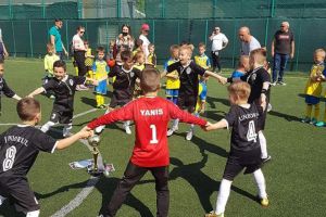 Ministerul Tineretului şi Sportului anunţă că activitatea copiilor în cadrul cluburilor ...