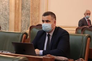 Gabriel Leş: ,,Ministrul Oros trebuie să plece din funcţie”