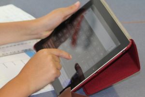 NOU! Unde îşi pot face justiţiabilii programare online pentru a avea acces la compartimentele de relaţii cu publicul din instanţele vrâncene