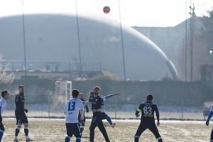 S-a găsit un teren în Mircea cel Bătrân. Primăria vrea teren de fotbal, dă 13.000 de euro pe SF