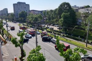 FOTO. Accidentul de pe Careiului, produs de o şoferiţă. Trei femei au fost rănite