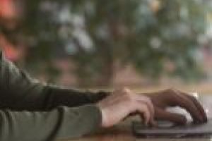 Cum să învingi anxietatea de dinaintea unui examen? Webinarele dezvoltării personale oferite de UVT promit să ofere soluţia
