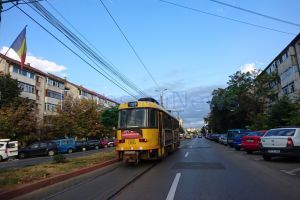 Autobuzele noi, care vor înlocui tramvaiele din Botoşani, au ajuns în Portul Constanţa