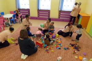 Înscrierile la creşele din Oradea se fac doar online. Care sunt documentele de care au nevoie părinţii şi unde trebuie să le trimită