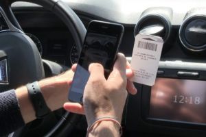 METODĂ UNICĂ ÎN ȚARĂ! Pe Aeroportul din Cluj plăteşti parcarea direct din maşină