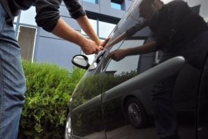 S-a dus cu maşina la magazin, la Fizeşu Gherlii, doar că nu era a lui şi nu avea permis