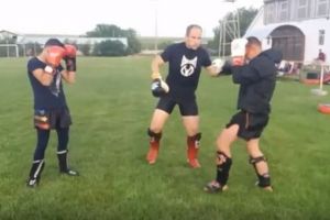 Pregatire pentru luptatorii de la Viitorul Fantanele Cine transpira mai mult la antrenament va sangera mai putin in lupta!“