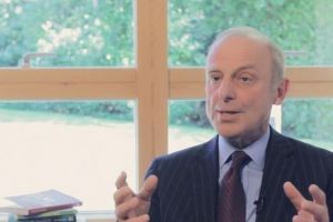 Ipoteza unui fost director la Organizaţia Mondială a Sănătăţii: „Coronavirusul ar putea dispărea înainte de descoperirea unui vaccin”