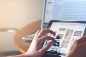 Chestionar pentru elevii din Timiş despre cursurile online. Aproape 50 la sută consideră că nu îi ajută