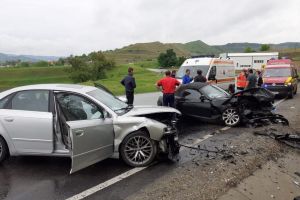FOTO: Accident grav între Copşa Mică şi Târnava – Trei persoane rănite