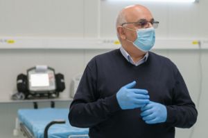Arafat – „Dacă o persoană infectată nu poartă mască, rata de infecţie ajunge la 70%”