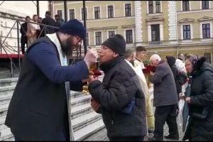Care este verdictul în cazul preoţilor care au împărtăşit cu o singură linguriţă la Catedra Mitropolitană