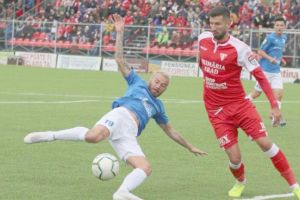 După decizia FRF de a înjumătăţi punctele “Bătrânei Doamne”, albaiulianul Florin Ilie (UTA Arad): “Nu mi se pare normală această decizie, trebuia să se joace toate etapele!”