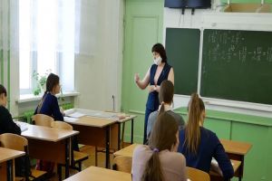 Reguli obligatorii pentru elevii care revin la şcoală în iunie