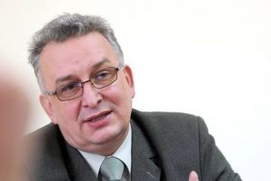 LIVE – Vasile Spinean, directorul CJAS Sibiu schimbat de Guvern din funcţie vine la ’’Interviuri pe Faţă’’ (19:30)