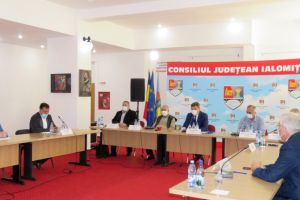 Ialomiţa: Primăriile investesc banii primiţi prin PJDL în iluminatul stradal şi sisteme de supraveghere video