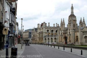 Universitatea Cambridge îşi va desfăşura cursurile online pe întreaga durată a următorului an academic