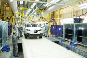 Renault intenţionează să închidă patru uzine din Franţa
