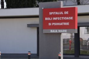 Șefii Poliţiei Maramureş au fost testaţi pentru COVID-19, după ce o angajată a Centrului de refugiaţi Șomcuta, asimptomatică, s-a întâlnit cu ei în Baia Mare