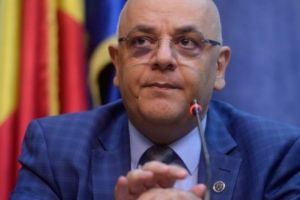 IMPORTANT! Raed Arafat, precizări despre măsurarea temperaturii la intrarea în magazine şi instituţii!