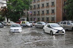 Circulaţi cu atenţie