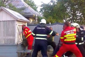 Persoană căzută într-o fântână în Gârbova de Sus. Intervin pompierii pentru acordare prim ajutor şi descarcerare