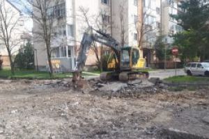 Lucrările de reparaţie a străzilor se împart în mai multe categorii   Primarul Antal Árpád a explicat de unde apar diferenţele între durata lucrărilor, în funcţie de tipul lucrărilor care au loc pe fiecare stradă.