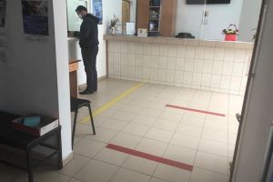 A început activitatea în Centrele de Cartier