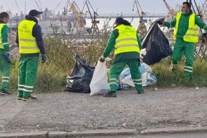 Constanta: Angajatii Polaris si fortele de ordine, ampla actiune de igienizare la Poarta 5 si Poarta 6 (galerie foto)
