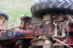 A vrut să ajute, dar s-a autoaccidentat. Poliţiştii au deschis dosar penal