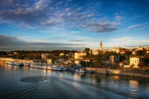 Serbia îşi redeschide frontierele pentru toţi străinii, fără restricţii
