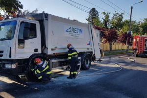 Maşină RETIM, cuprinsă de flăcări în Calea Aradului din Timişoara