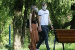 Măştile de protecţie obligatorii – Cât plăteşte pe lună o familie cu doi membri
