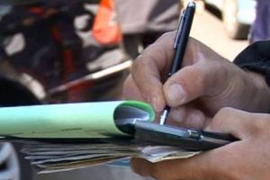 Amenzi de peste 23.000 de lei şi produse expirate confiscate de poliţişti în urma unor controale la agenţii economici din Aiud, Teiuş şi Ocna Mureş