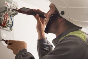 Distribuţie Oltenia a avansat în implementarea proiectului său de contorizare inteligentă din Craiova, finalizând instalarea a peste jumătate din cele 10 000 de contoare inteligente şi echipând 32 de posturi de transformare