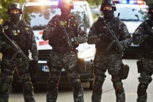 Scandal într-o comună mureşeană! Șapte persoane, reţinute de Poliţie!