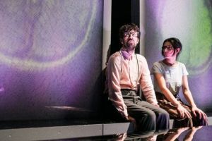 Poftiţi la teatru online. În această seară „Supernove“ de Alexandra Pâzgu, în regia lui Radu Nica