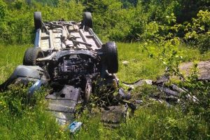 Un şofer cu PERMISUL SUSPENDAT a cauzat un ACCIDENT GRAV, în vestul ţării (FOTO)