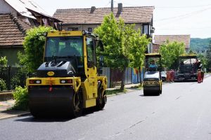 Asfalt nou pe alte 4 străzi din Bistriţa. Unde se va lucra săptămâna viitoare