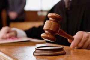 Au rupt în bătaie un bătrân căruia i-au luat pensia şi au scăpat de puşcărie
