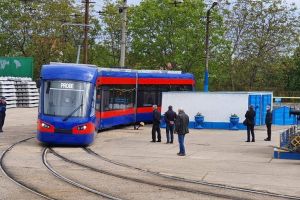 Tramvaie… pe dreapta: Noile garnituri ajunse în Oradea îl aşteaptă pe neamţul de la Siemens